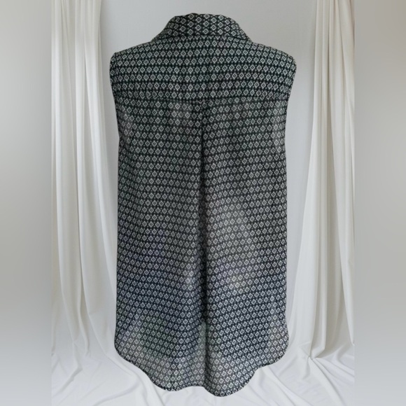 FREE ✅Women’s H&M  Blouse - Picture 5 of 14